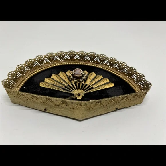 Vintage cameo decor fans - Picture 4 of 9